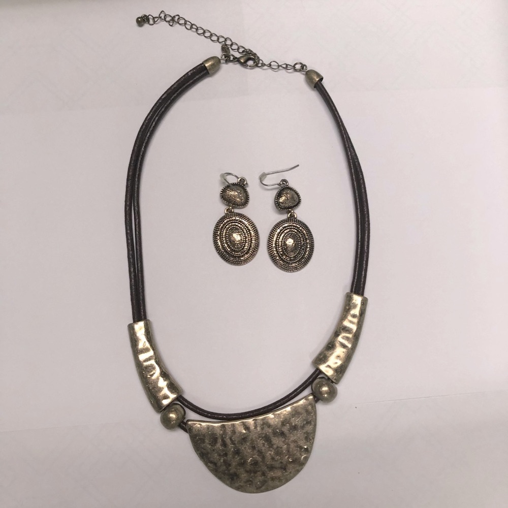 Brown/gold earring and necklace set